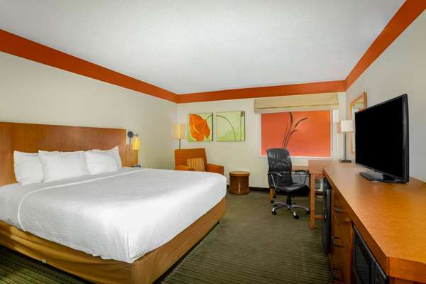  - La Quinta Inn & Suites Springdale - I-49, Exit 72