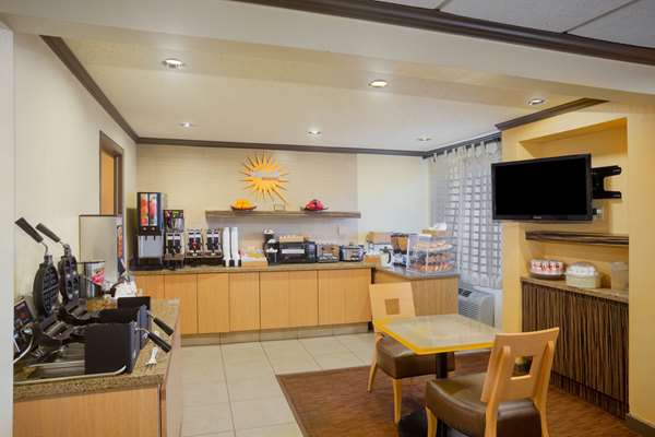 Amenities - La Quinta Inn & Suites Springdale - I-49, Exit 72