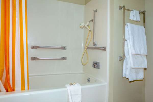  - La Quinta Inn & Suites Springdale - I-49, Exit 72