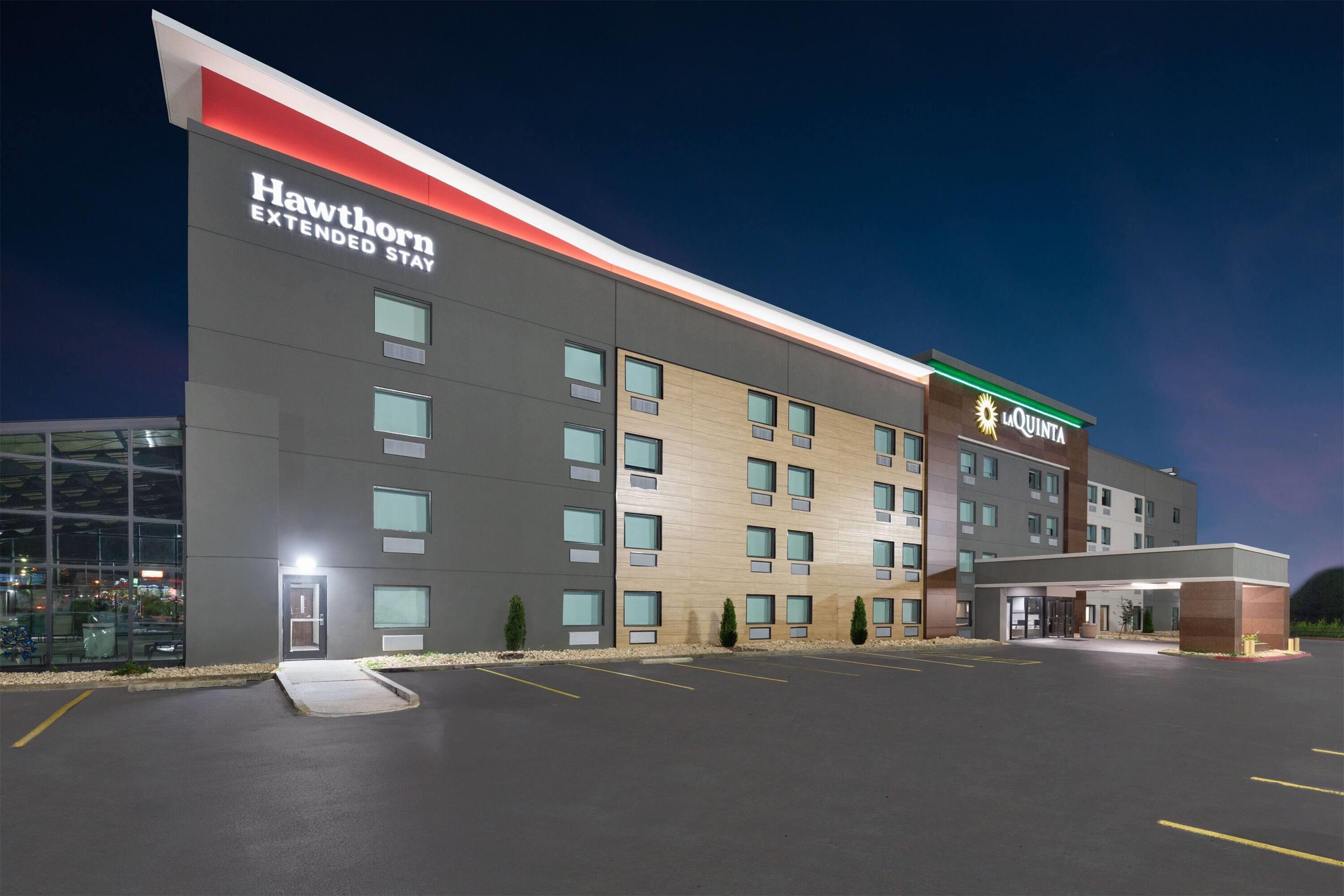 Exterior | La Quinta Inn & Suites by Wyndham Springdale