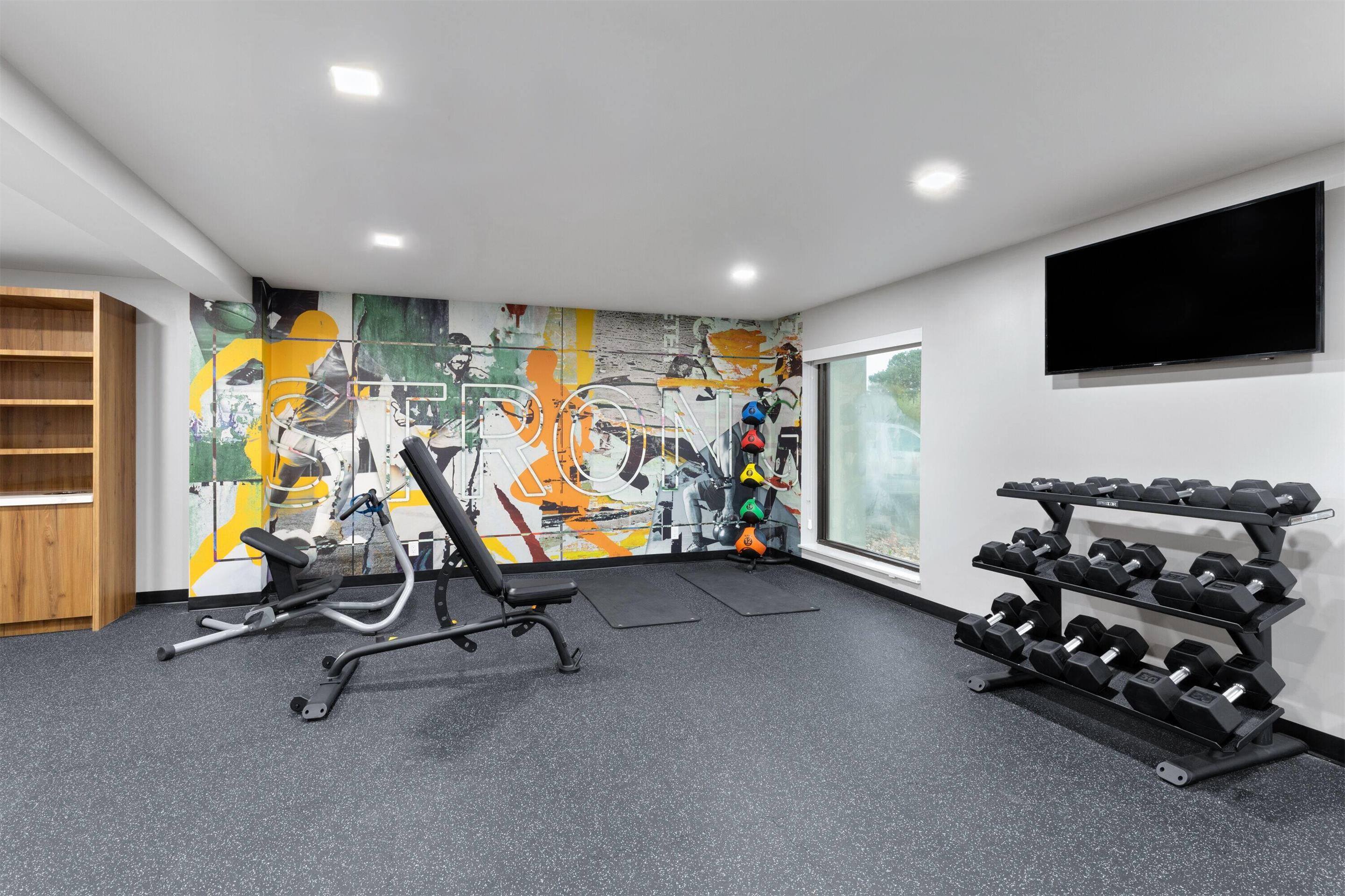 Health club fitness center gym | La Quinta Inn & Suites by Wyndham Springdale