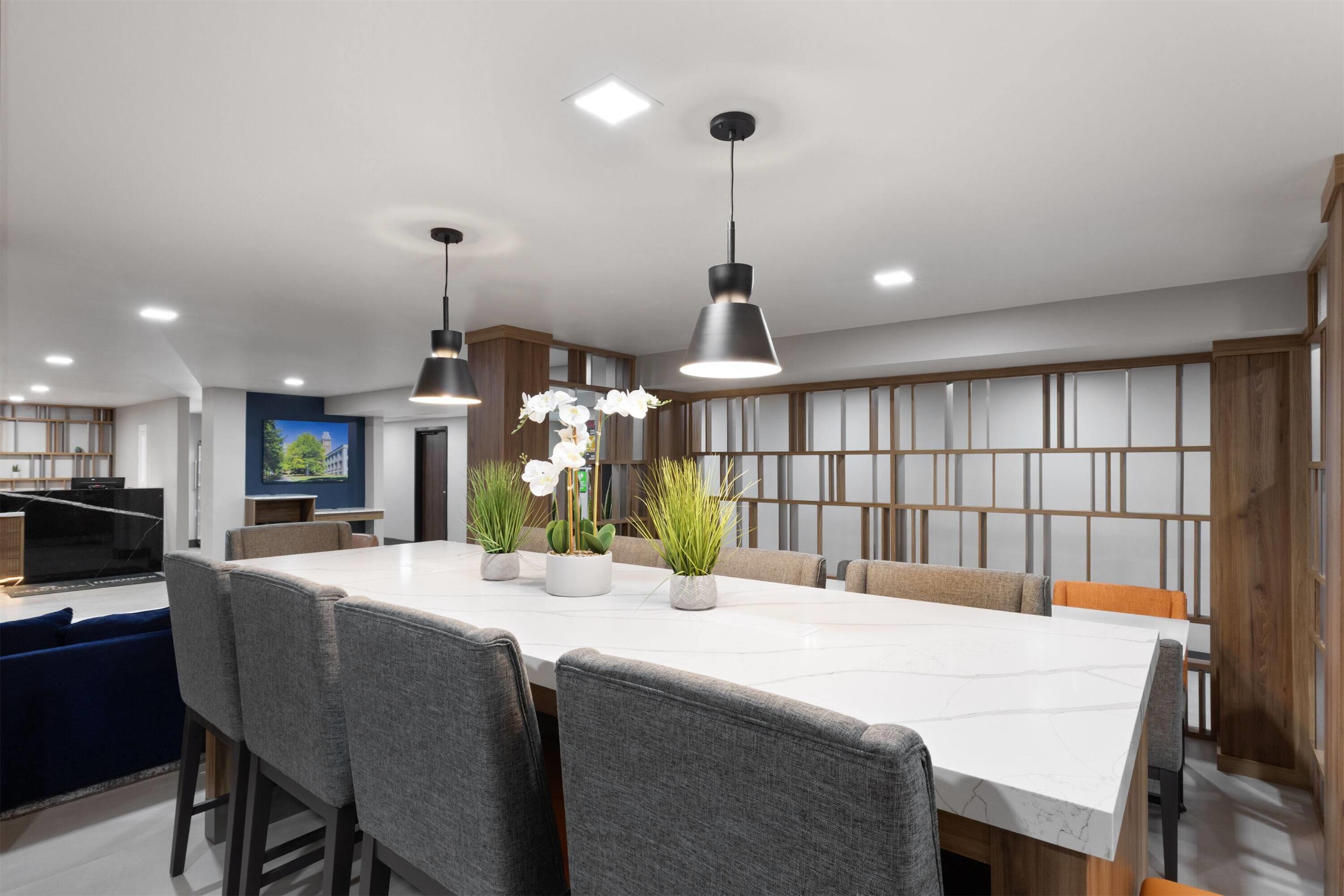 Lobby | La Quinta Inn & Suites by Wyndham Springdale