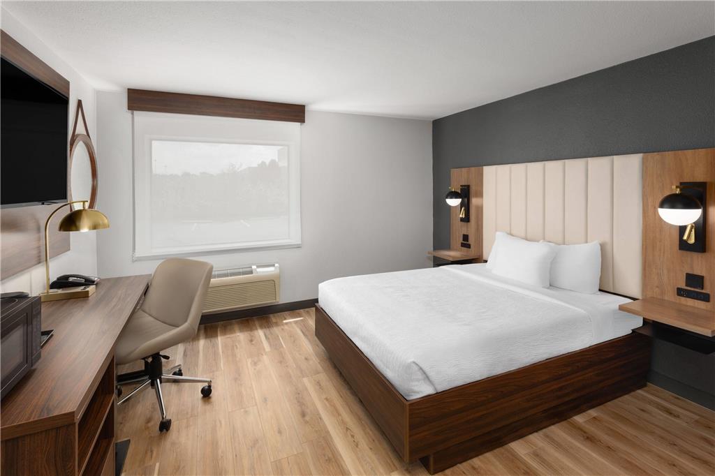 LA QUINTA INN STE SPRINGDALE-guestroom-Guest Room,On-Site.jpg