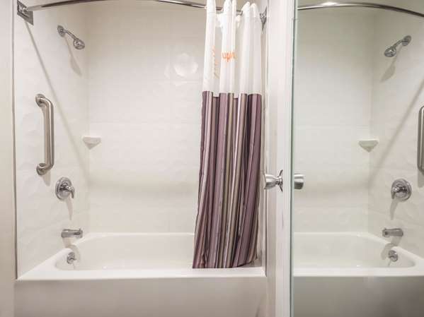  - La Quinta Inn Bradley Airport Windsor Locks