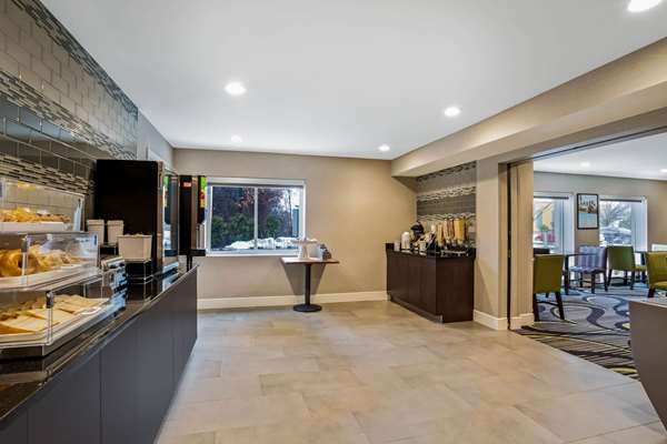  - La Quinta Inn Bradley Airport Windsor Locks