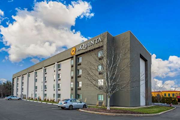 Exterior view - La Quinta Inn Bradley Airport Windsor Locks