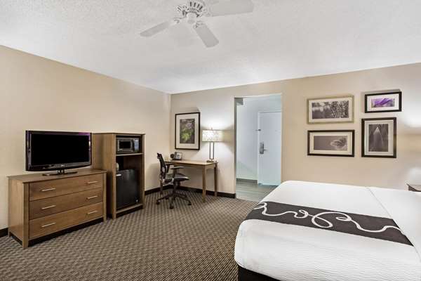  - La Quinta Inn Bradley Airport Windsor Locks