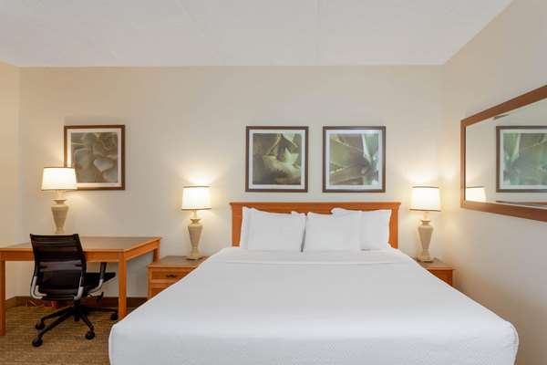 Suite - La Quinta Inn Mandarin Jacksonville - I-295, Exit 5