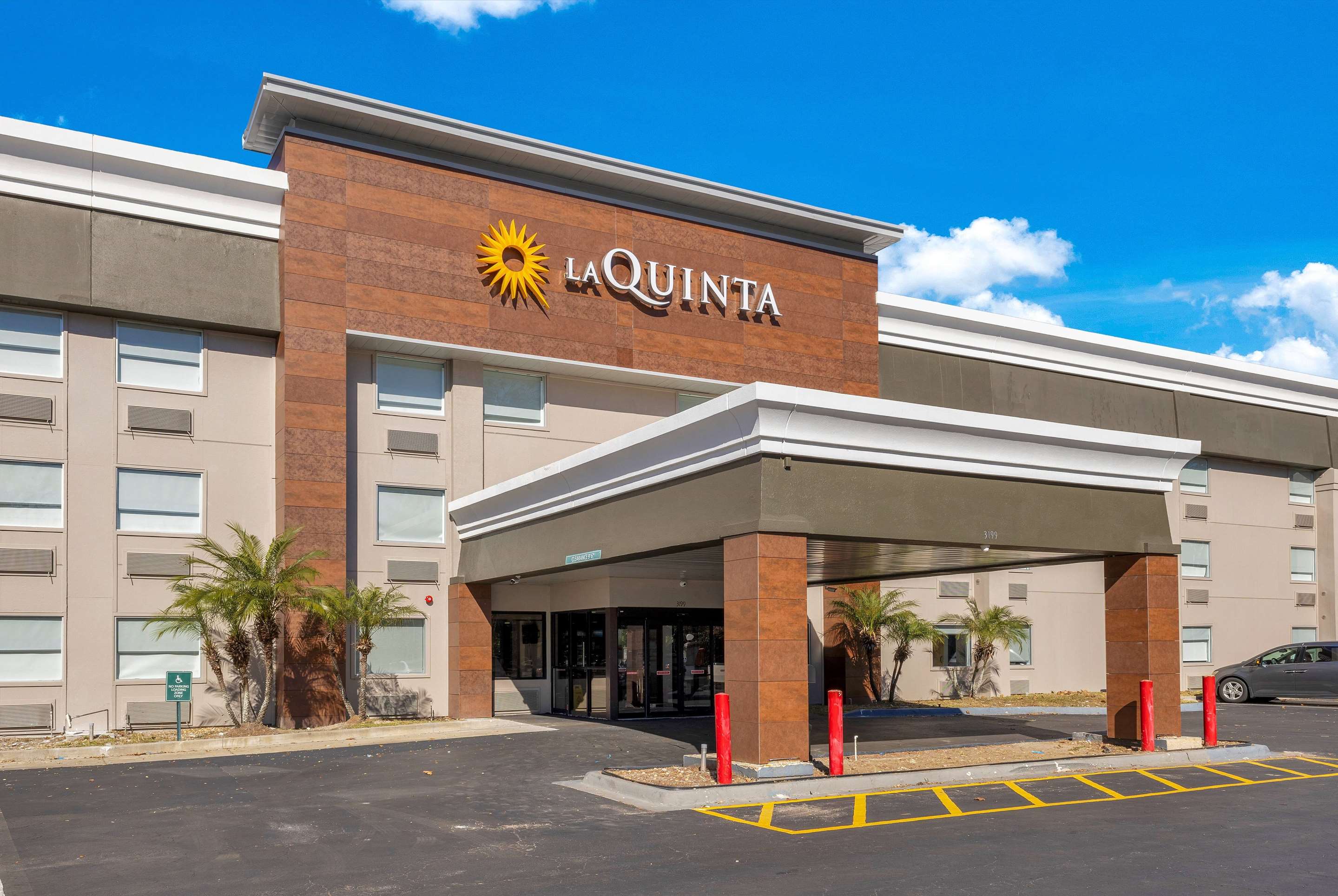 Exterior | La Quinta Inn & Suites by Wyndham Jacksonville Mandarin