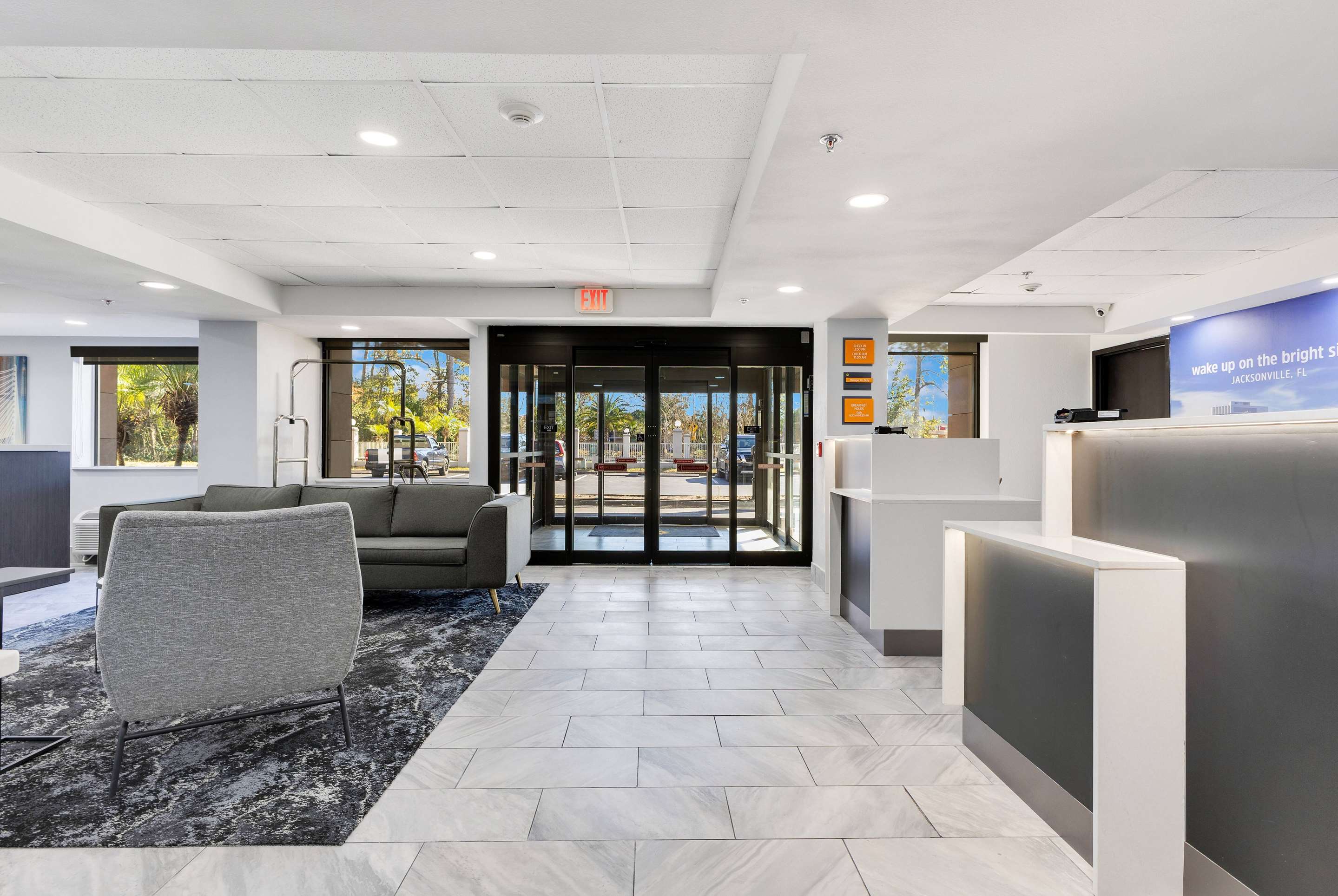Lobby | La Quinta Inn & Suites by Wyndham Jacksonville Mandarin