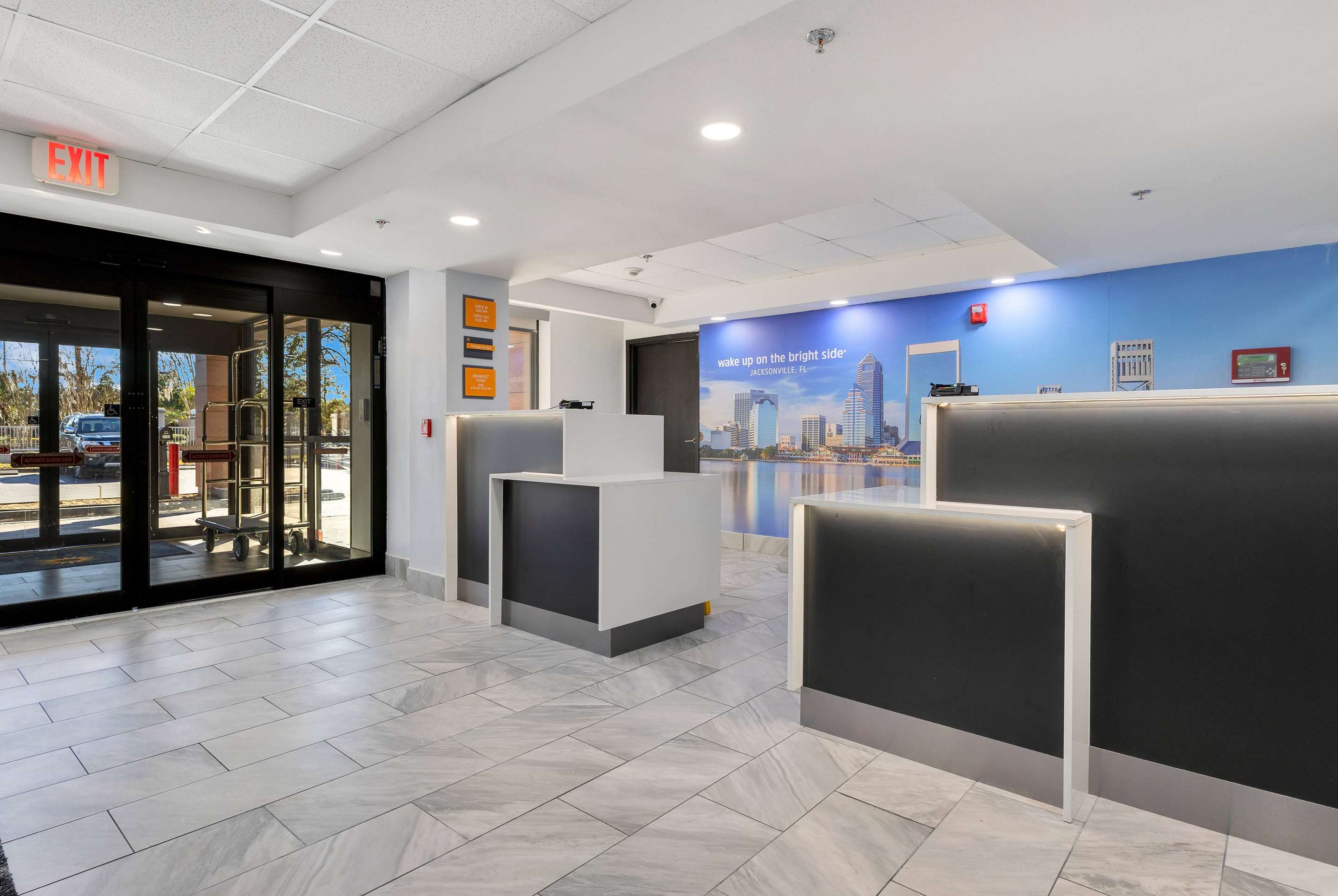 Lobby | La Quinta Inn & Suites by Wyndham Jacksonville Mandarin