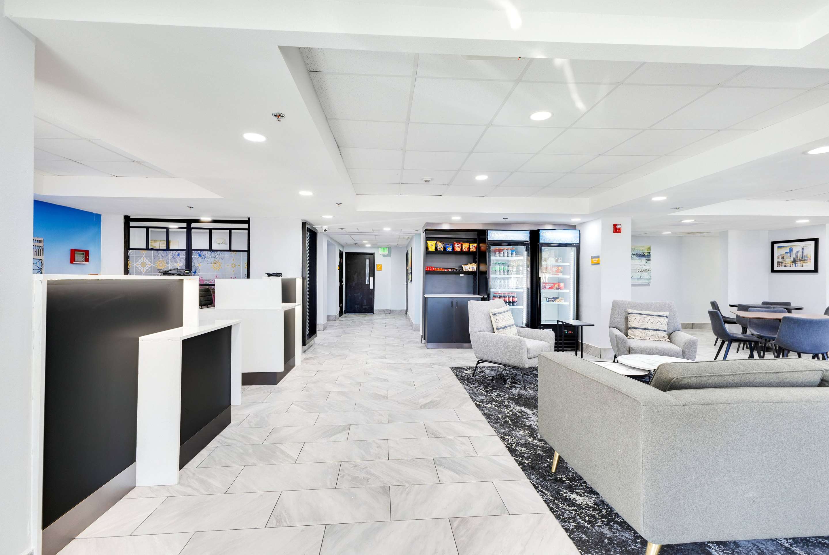 Lobby | La Quinta Inn & Suites by Wyndham Jacksonville Mandarin