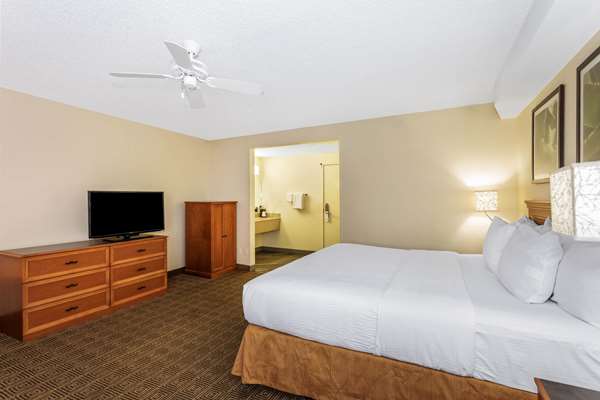 Suite - La Quinta Inn South Orlando - FL Turnpike, Exit 254