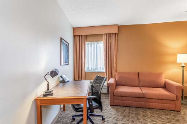 Suite - La Quinta Inn South Orlando - FL Turnpike, Exit 254