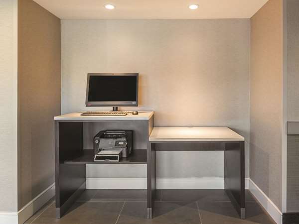 Conference Area - La Quinta Inn Lenox Buckhead Atlanta - I-85, Exit 88 & 89