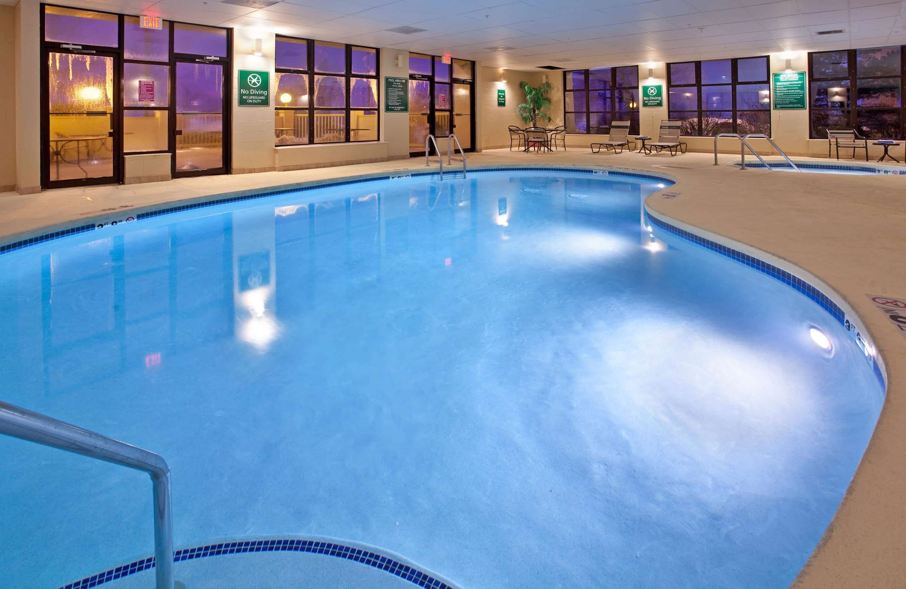 Pool | La Quinta by Wyndham Des Moines West Clive