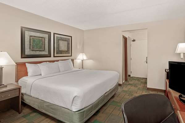  - La Quinta Inn West Clive - I-35 & I-80, Exit 124