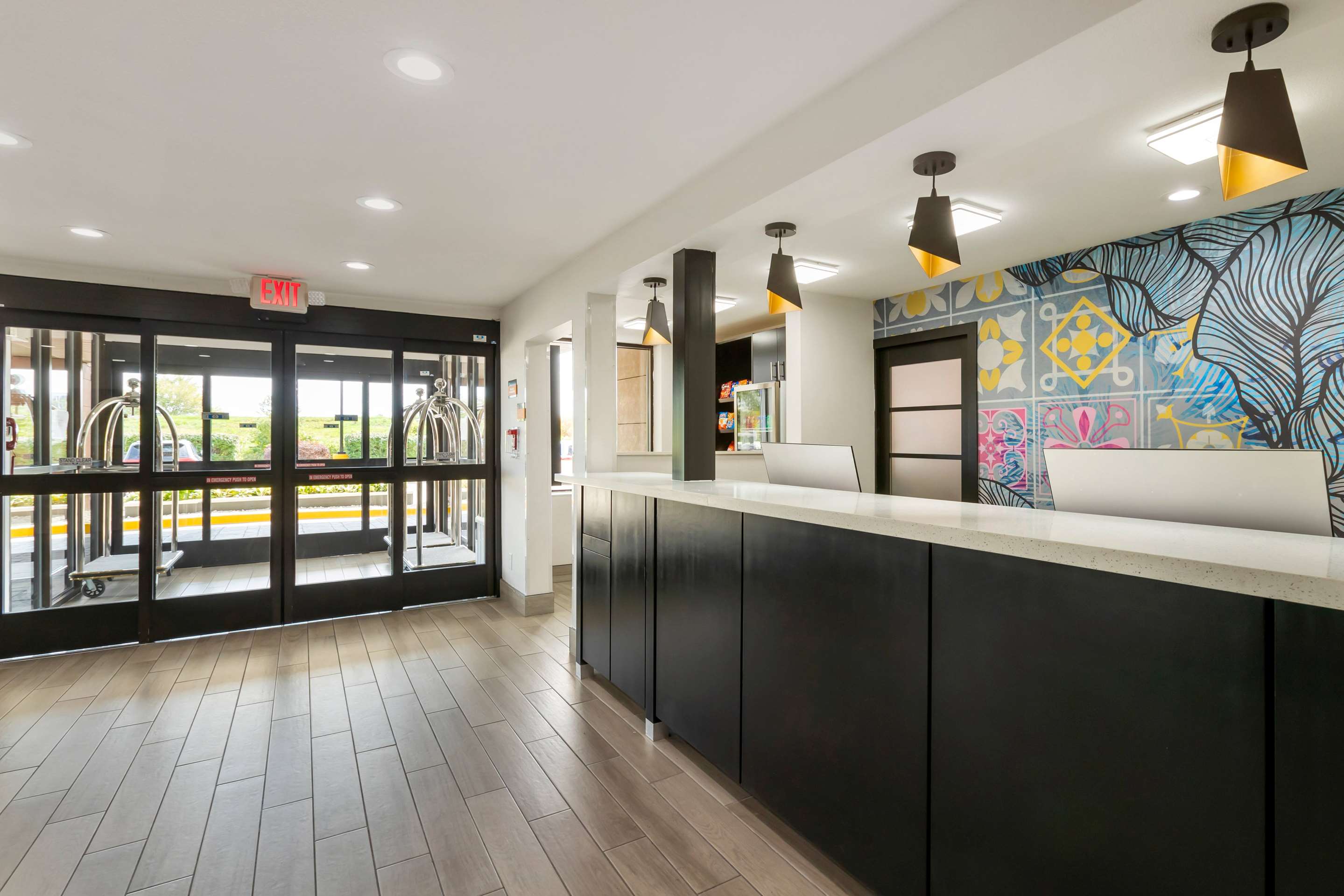 Lobby | La Quinta by Wyndham Des Moines West Clive