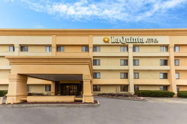 Exterior view - La Quinta Inn & Suites Gurnee - I-94, Exit 8