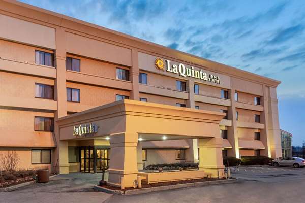 Exterior view - La Quinta Inn & Suites Gurnee - I-94, Exit 8