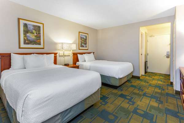  - La Quinta Inn & Suites Gurnee - I-94, Exit 8
