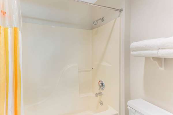  - La Quinta Inn & Suites Gurnee - I-94, Exit 8