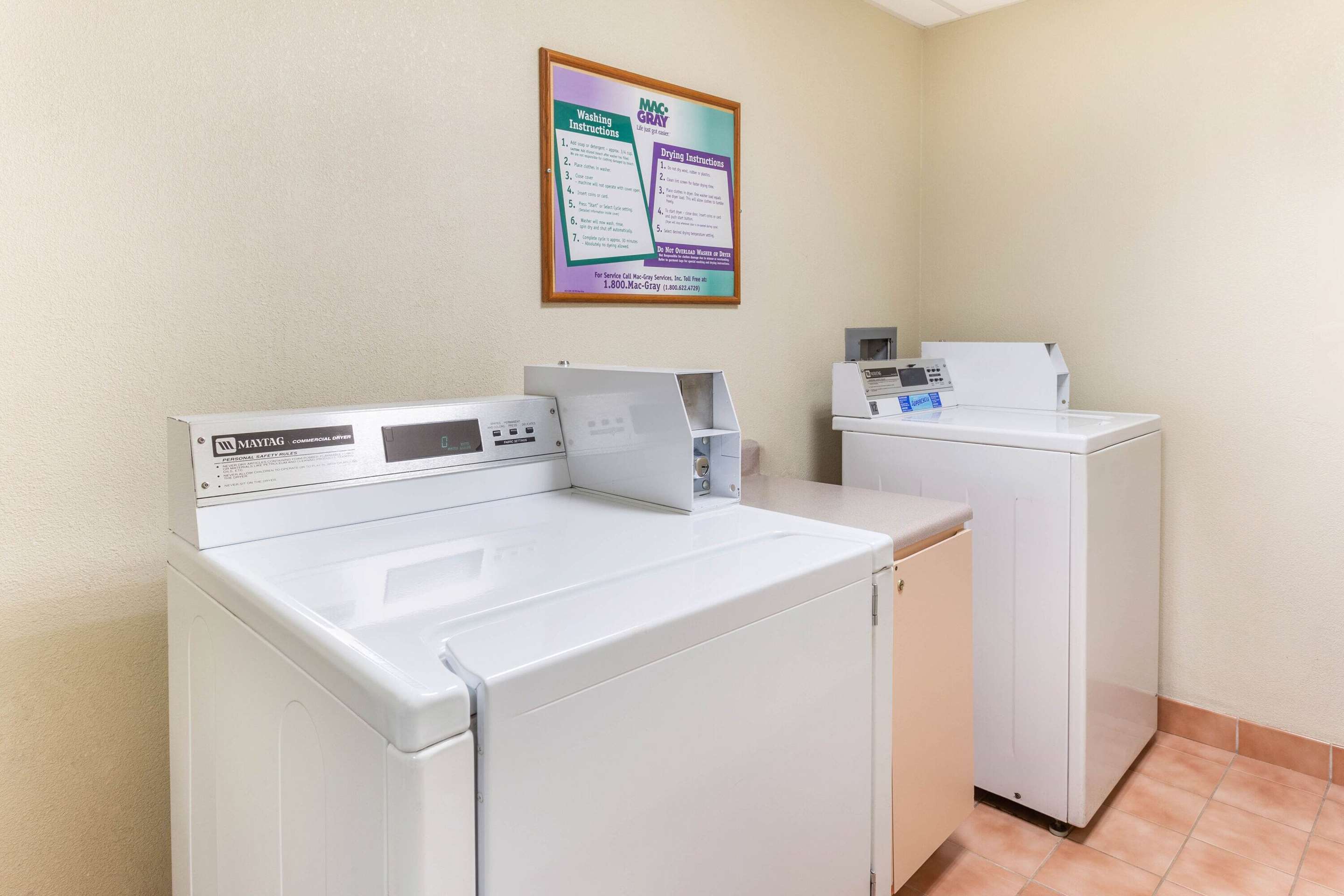 Laundry | La Quinta Inn & Suites by Wyndham Chicago Gurnee