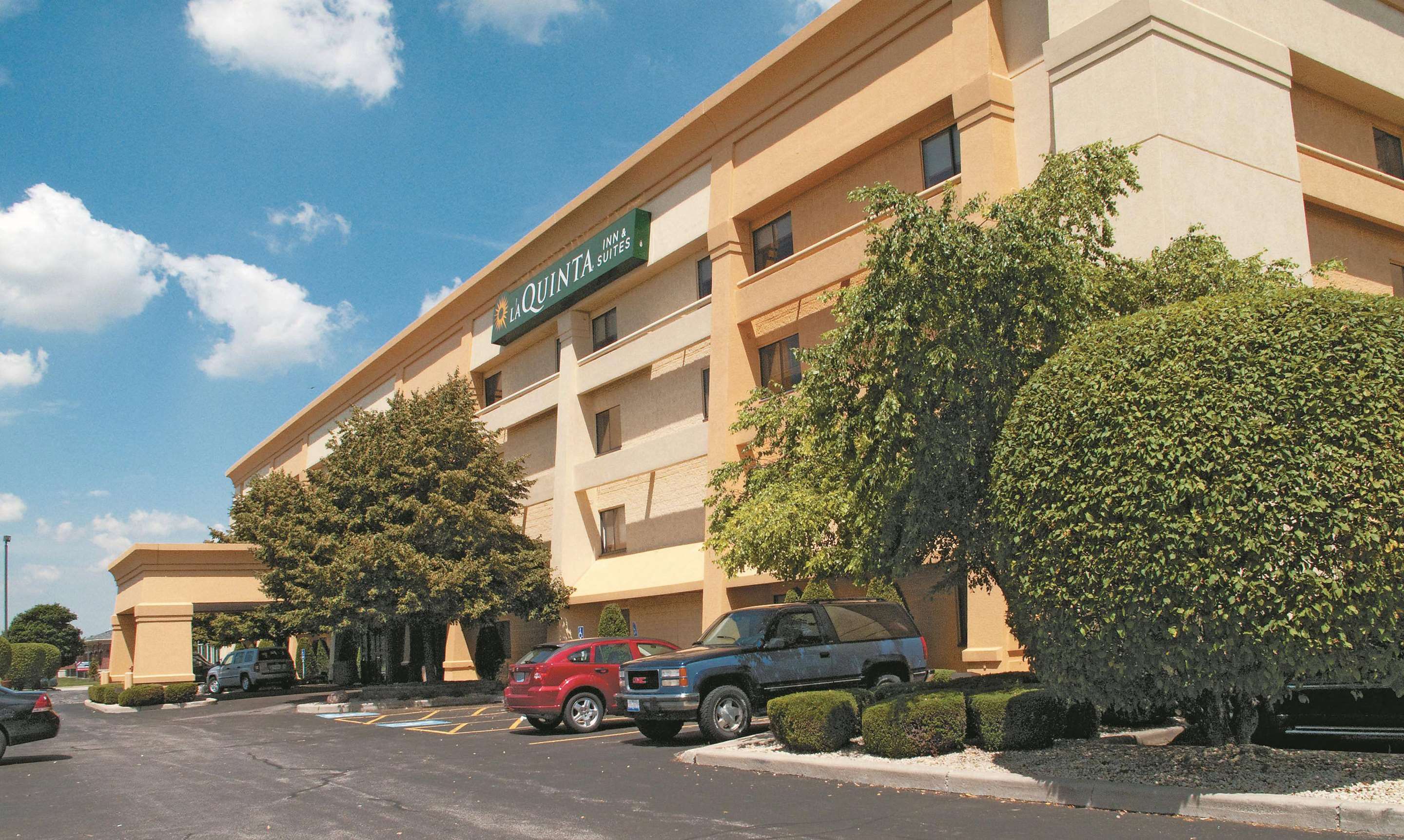 Exterior | La Quinta Inn & Suites by Wyndham Chicago Tinley Park