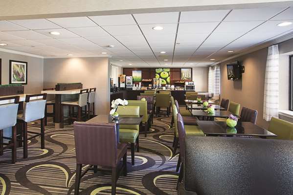  - La Quinta Inn & Suites Baton Rouge - I-10, Exit 163