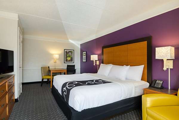  - La Quinta Inn & Suites Baton Rouge - I-10, Exit 163