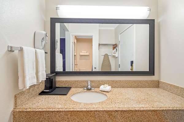  - La Quinta Inn & Suites Baton Rouge - I-10, Exit 163