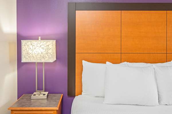  - La Quinta Inn & Suites Baton Rouge - I-10, Exit 163