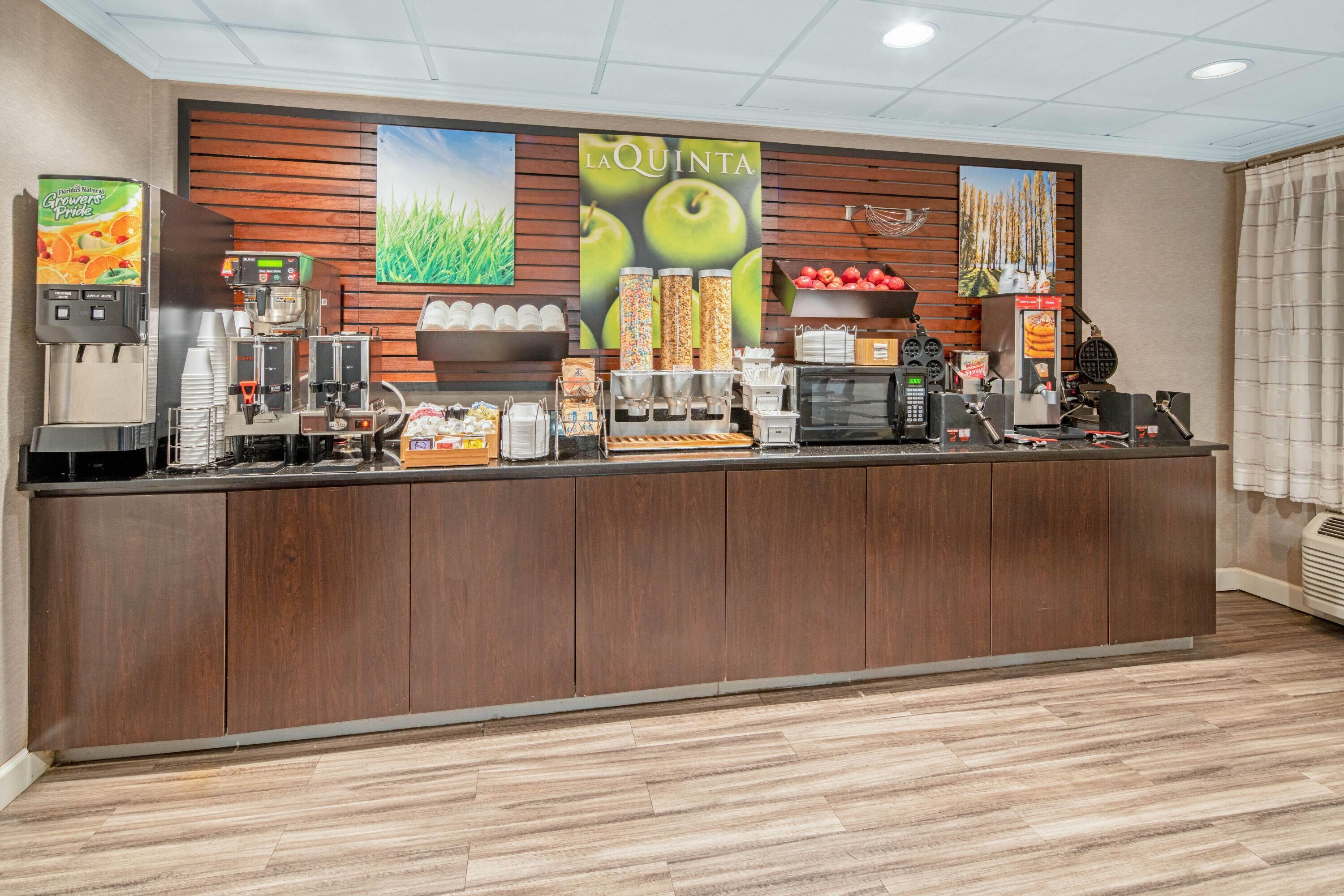 Property amenity | La Quinta Inn & Suites by Wyndham Baton Rouge Siegen Lane