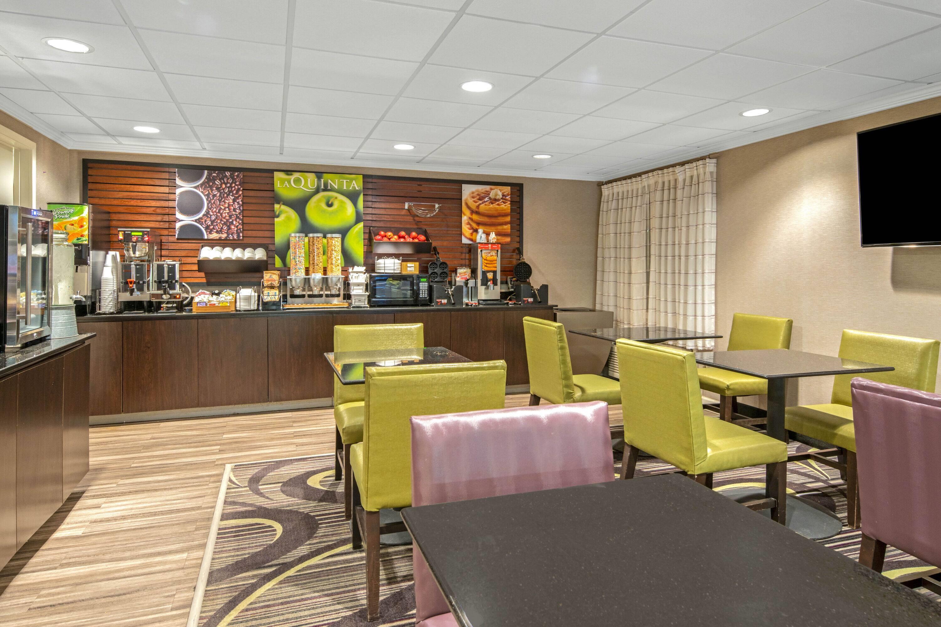 Property amenity | La Quinta Inn & Suites by Wyndham Baton Rouge Siegen Lane