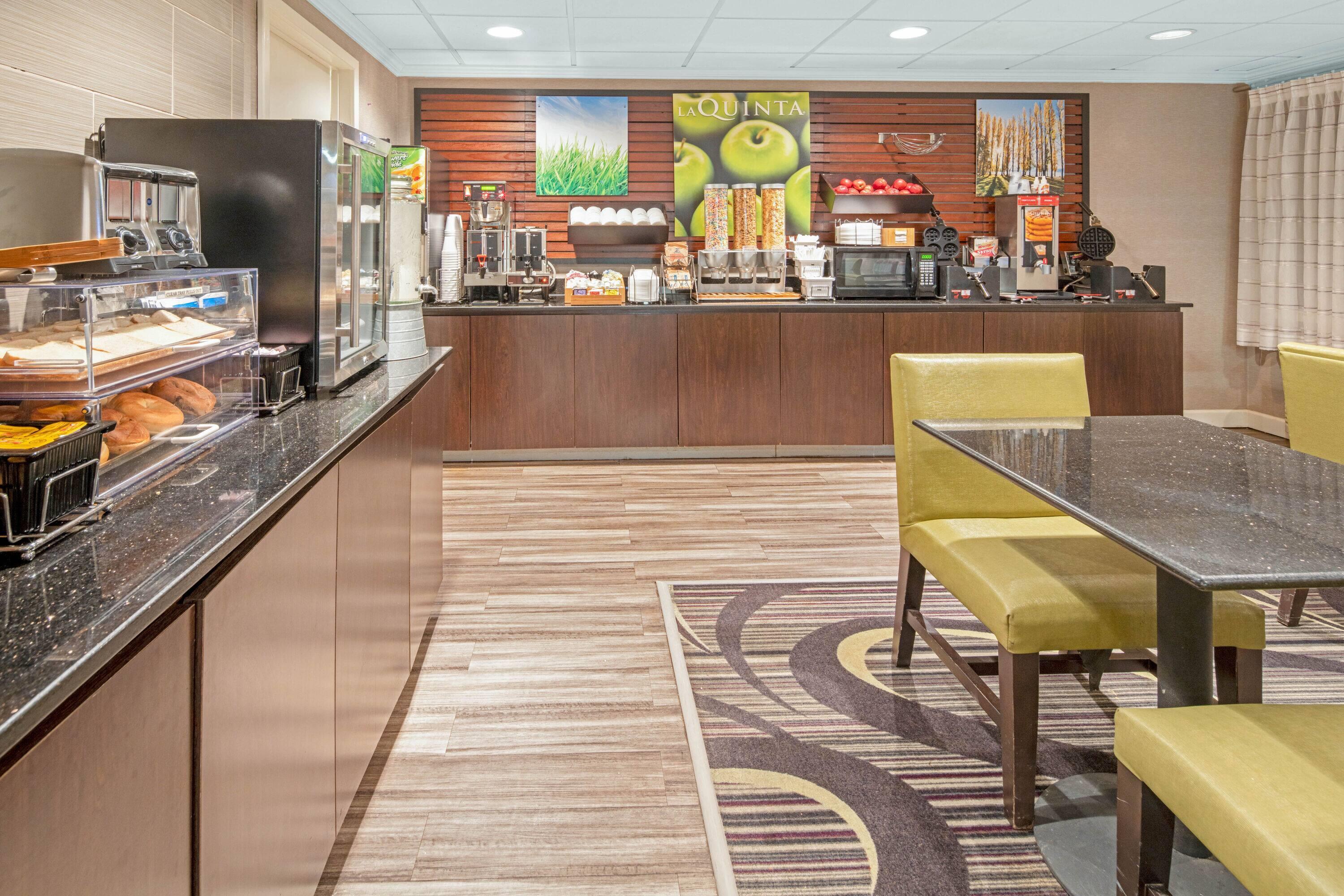 Property amenity | La Quinta Inn & Suites by Wyndham Baton Rouge Siegen Lane