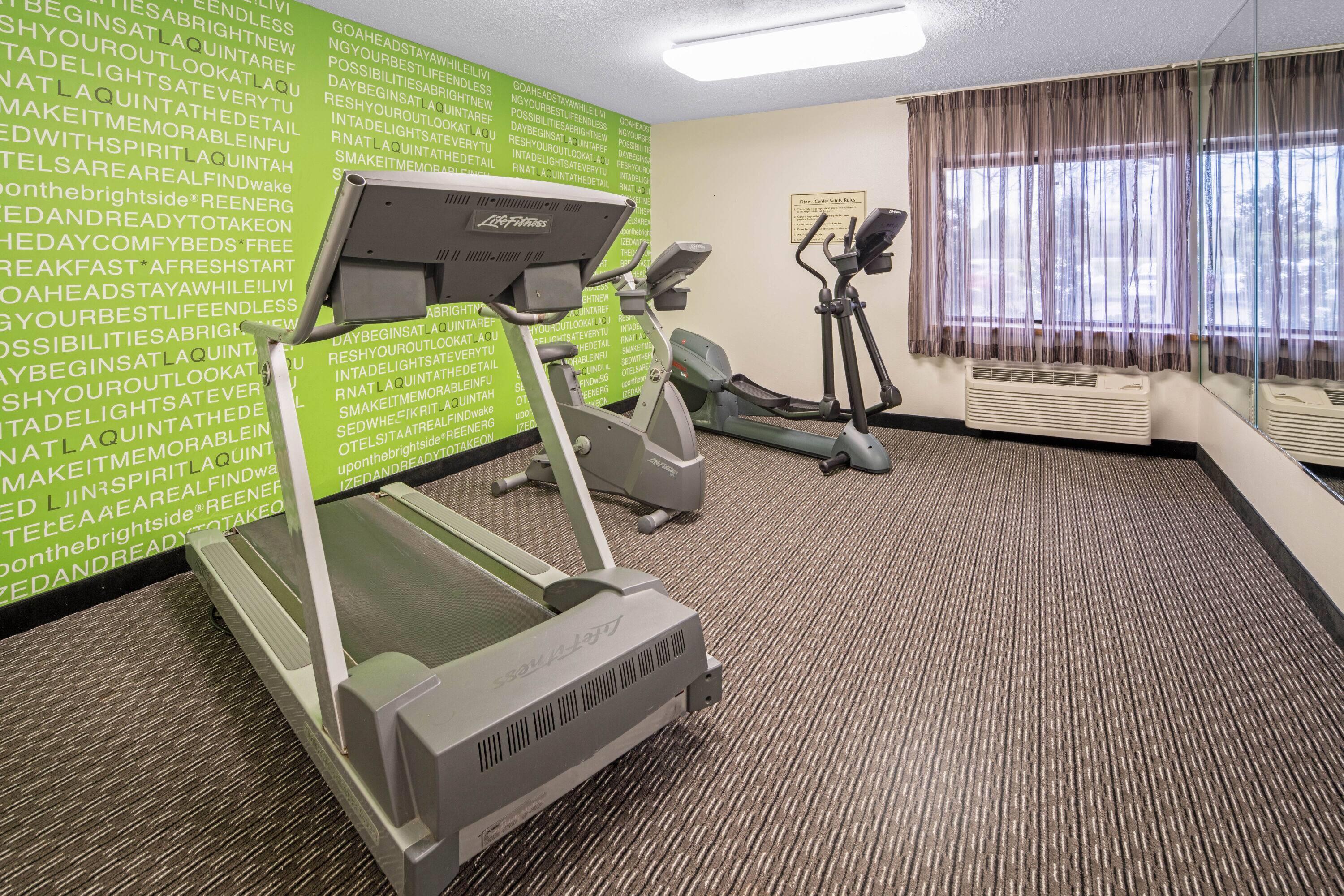 Health club fitness center gym | La Quinta Inn & Suites by Wyndham Baton Rouge Siegen Lane