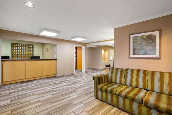  - La Quinta Inn Auburn - I-290, Exit 13