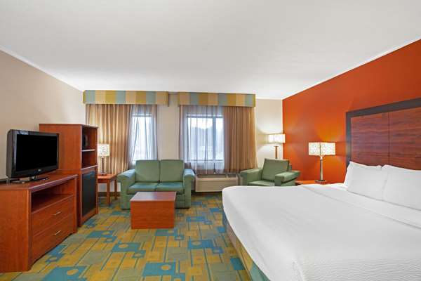 Suite - La Quinta Inn Auburn - I-290, Exit 13