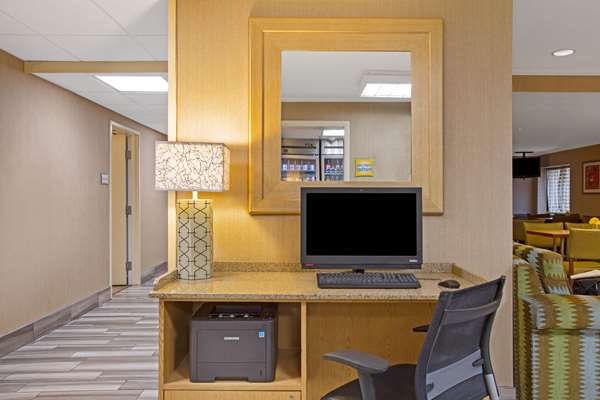 Conference Area - La Quinta Inn Auburn - I-290, Exit 13