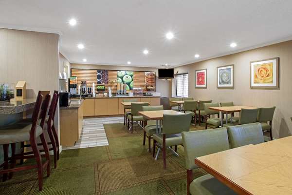  - La Quinta Inn Auburn - I-290, Exit 13