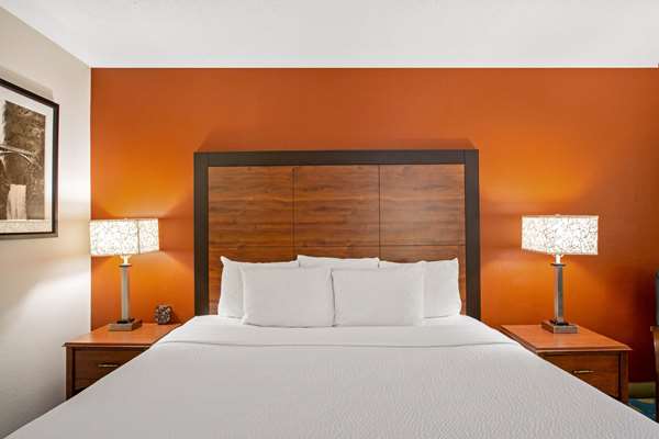  - La Quinta Inn Auburn - I-290, Exit 13