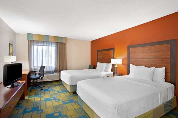  - La Quinta Inn Auburn - I-290, Exit 13