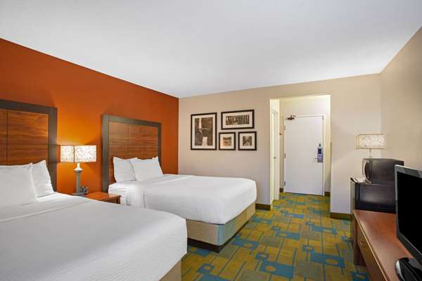  - La Quinta Inn Auburn - I-290, Exit 13