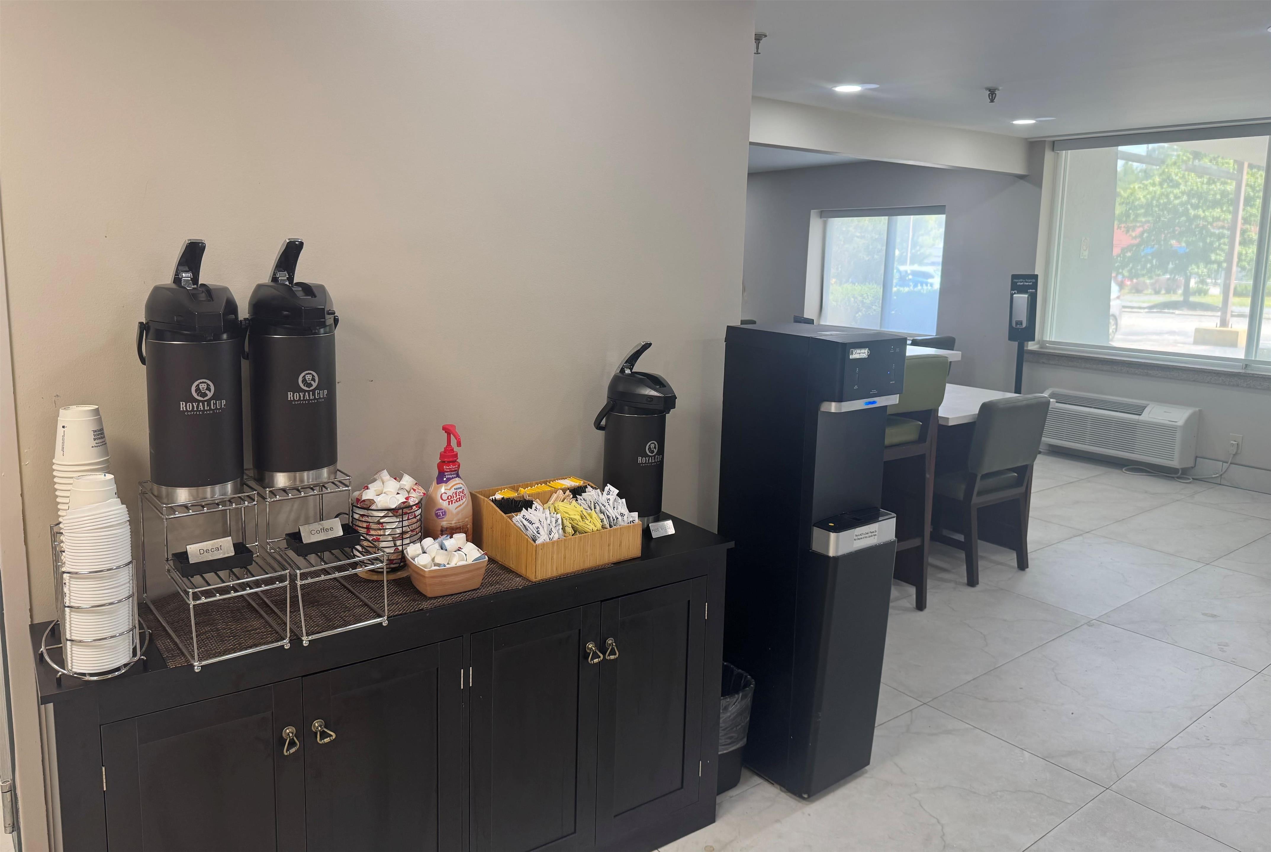 Restaurant | La Quinta Inn by Wyndham Auburn Worcester