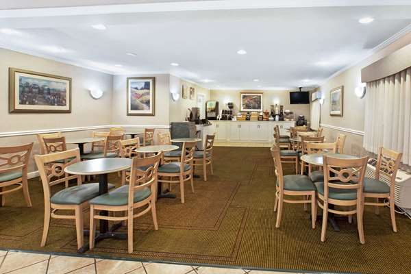  - La Quinta Inn & Suites Canton - I-275, Exit 25