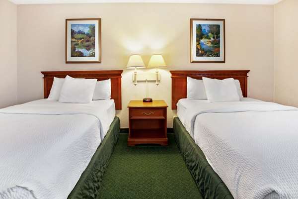  - La Quinta Inn & Suites Canton - I-275, Exit 25