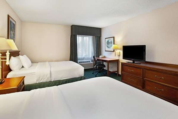  - La Quinta Inn & Suites Canton - I-275, Exit 25