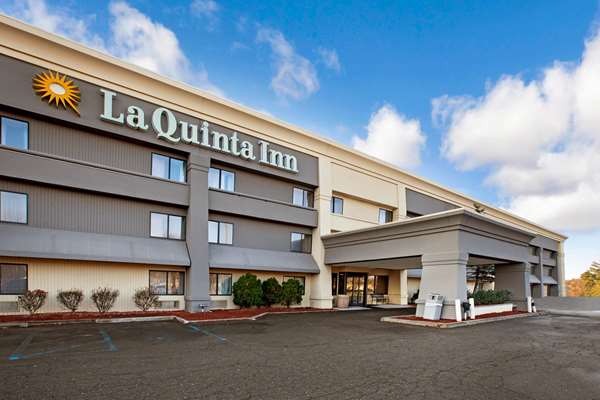 Exterior view - La Quinta Inn & Suites Canton - I-275, Exit 25