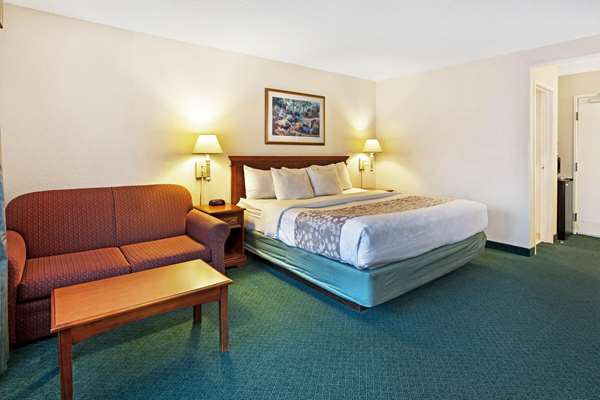  - La Quinta Inn & Suites Canton - I-275, Exit 25