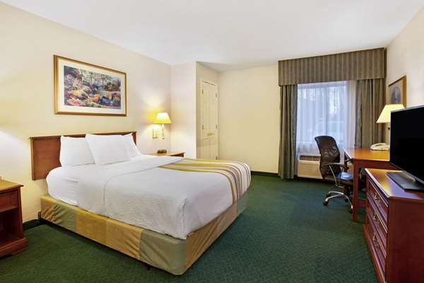  - La Quinta Inn & Suites Canton - I-275, Exit 25